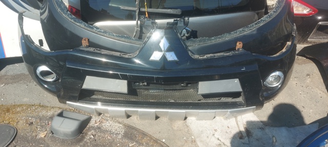 Бампер на авто 6400B862 MITSUBISHI