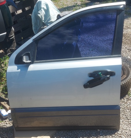 Передняя левая дверь 760033E111 HYUNDAI