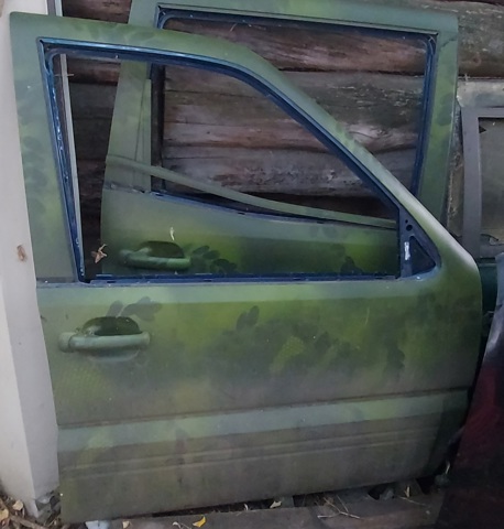 Пассажирская передняя дверь 801007F732 NISSAN