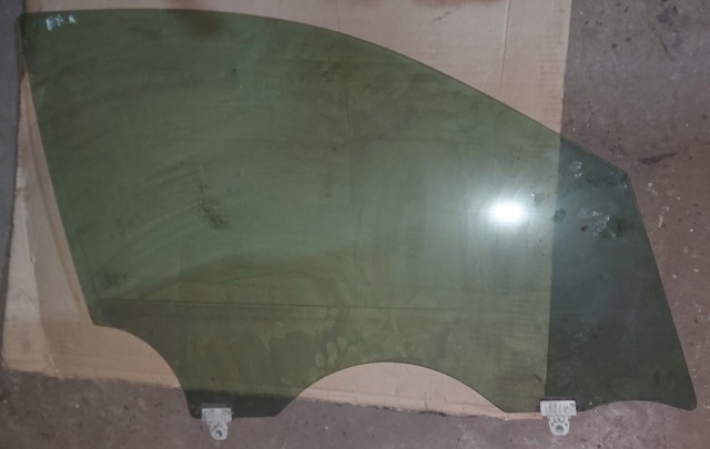 Стекло пассажирской двери 803001BA0A NISSAN