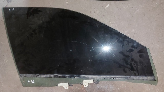 Стекло передней правой двери 803003Y563 NISSAN