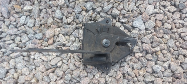 Замок крышки капота 811303E000 HYUNDAI