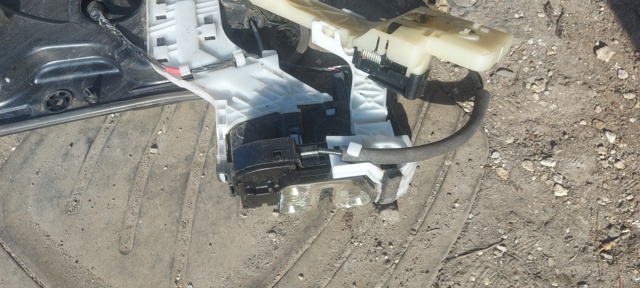 Замок задней двери, левой 814103S000 HYUNDAI