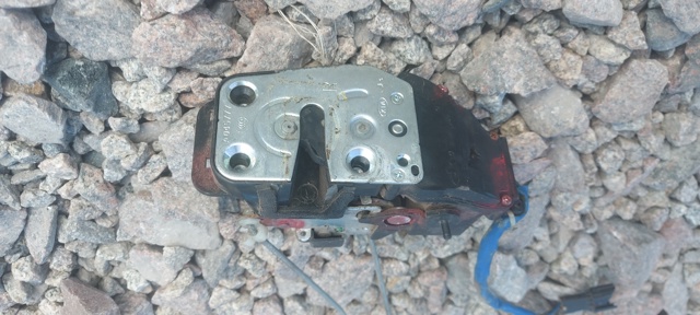 Замок двери задней правой 814203E000 HYUNDAI