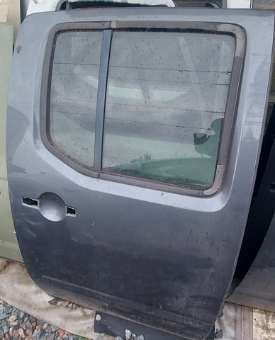 Дверь задняя, правая 82100EB332 NISSAN
