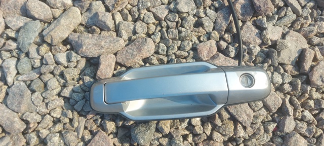 Ручка правой двери наружная 826603E030 HYUNDAI