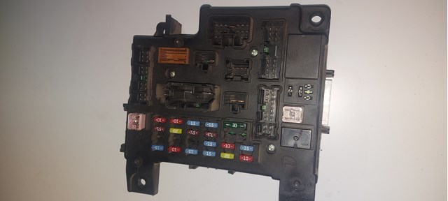 Монжатный блок реле Mitsubishi Outlander II XL