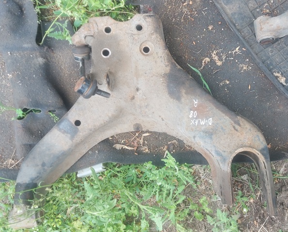Передний нижний рычаг 8980058340 ISUZU
