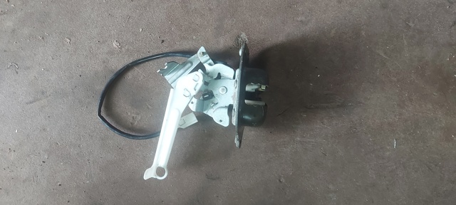Замок пятой двери 90502EA50B NISSAN