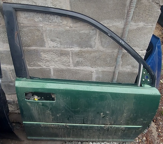 Пассажирская передняя дверь H01008H7MM NISSAN
