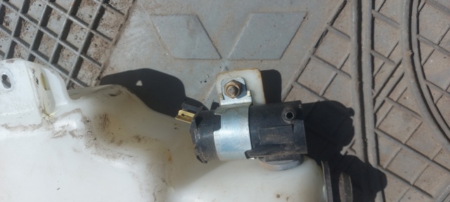 Электропомпа омывателя заднего стекла MB358361 MITSUBISHI
