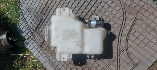 Бачок омывателя заднего стекла MB628750 MITSUBISHI