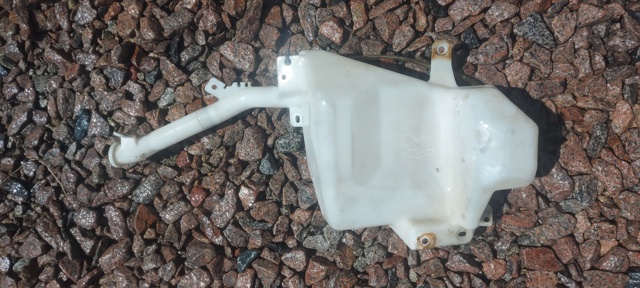 Водяной бачок омывателя стекла MN182568 MITSUBISHI