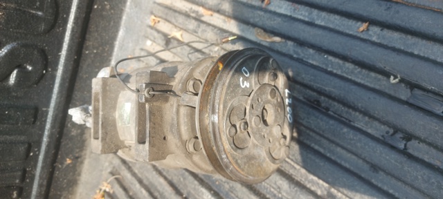 Компрессор климатической установки MR190619V MITSUBISHI