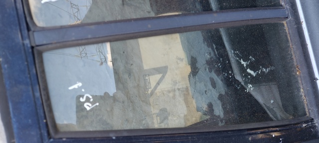 Уголок задней правой двери MR237978 MITSUBISHI