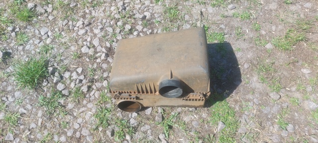 Корпус воздушного фильтра, нижняя часть MR404841 MITSUBISHI