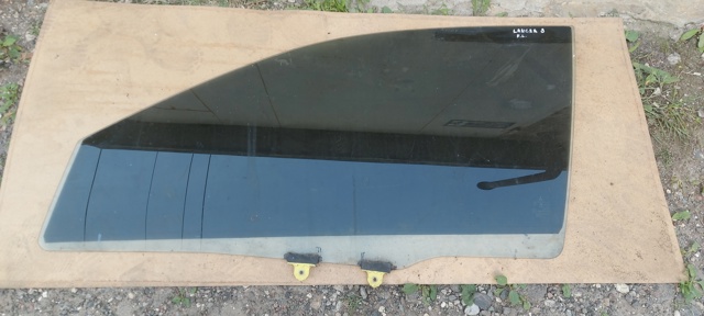 Стекло водительской двери MR525731 MITSUBISHI