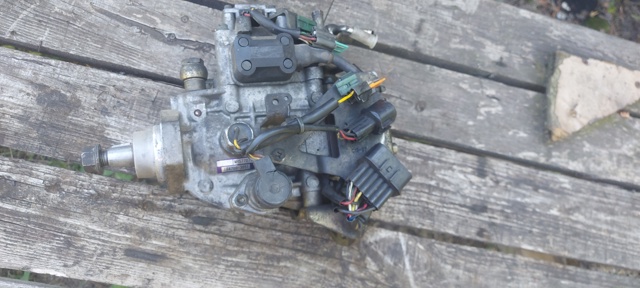 Насос топливный высокого давления (ТНВД) MR577077 MITSUBISHI