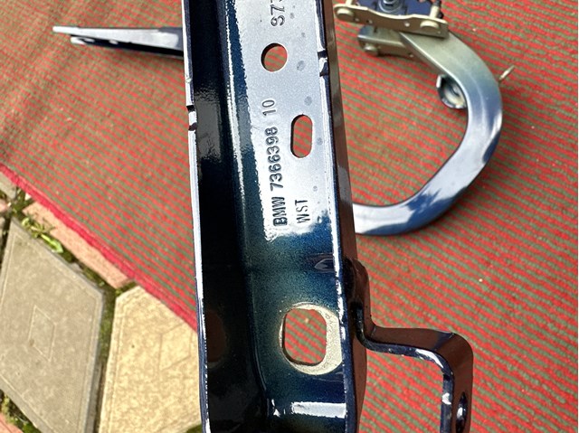 Петля багажника 7366398 BMW