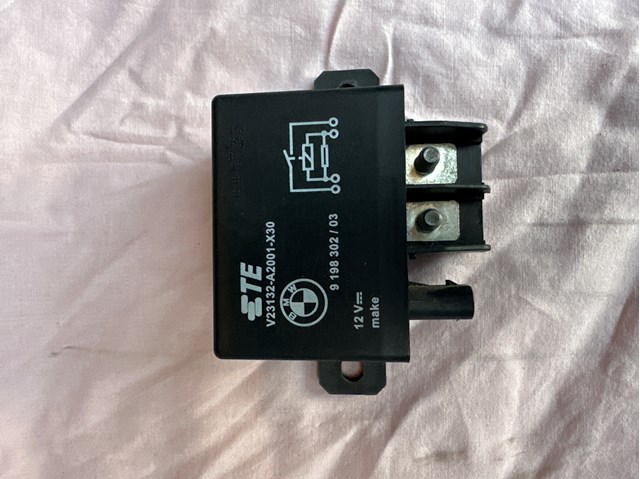 Реле поворотов 9198302 BMW