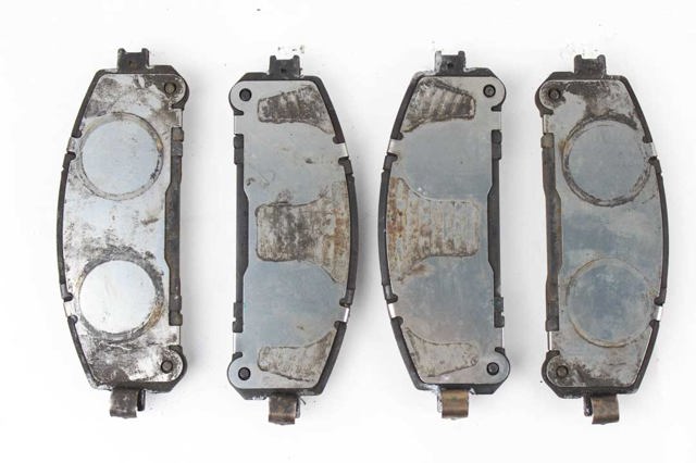 TOYOTA 0446533490 Колодки тормозные передние дисковые в наличии Ужгород