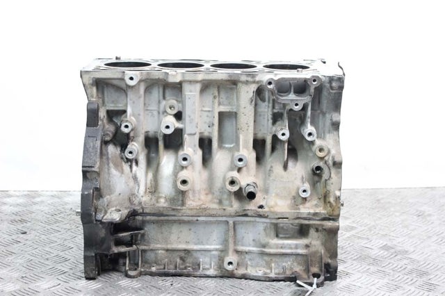1050A574 MITSUBISHI Блок цилиндров двигателя купить в Львов
