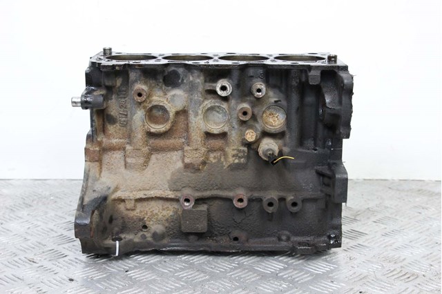 Блок цилиндров двигателя 1050A817 MITSUBISHI