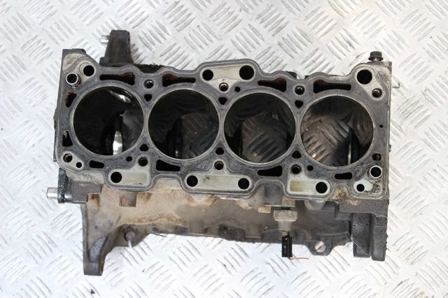 1050A817 MITSUBISHI Блок цилиндров двигателя купить в Киев