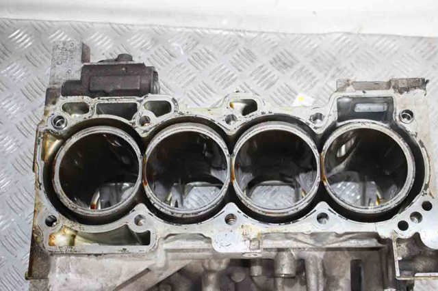 Блок цилиндров двигателя 110003KY1A NISSAN