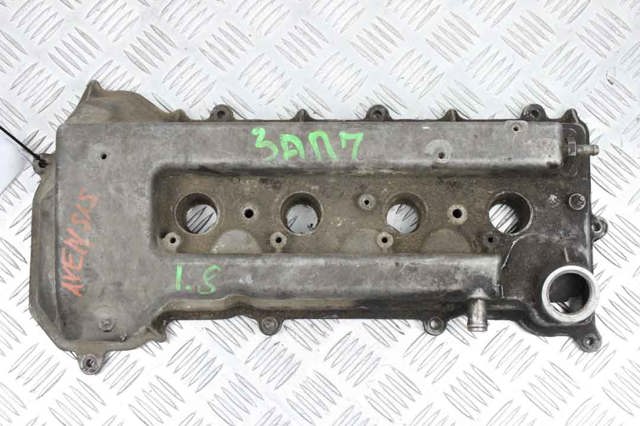 Крышка клапанов 112010D020 TOYOTA