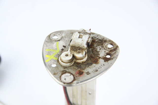 1718A076 MITSUBISHI Датчик уровня топлива в баке купить в Киев