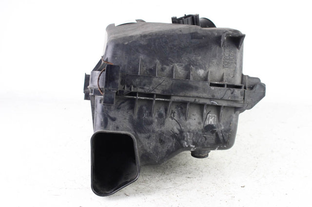 Корпус воздушного фильтра, нижняя часть 177010R020 TOYOTA