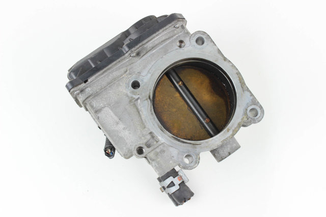 Дроссельная заслонка 2203031030 TOYOTA