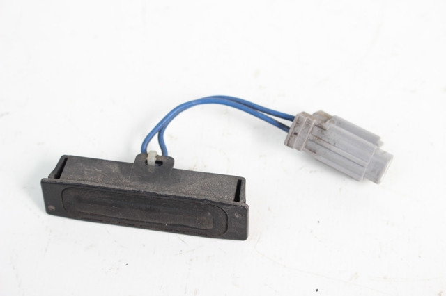 Кнопка привода замка задней 3/5 двери (ляды) 253809U00A NISSAN