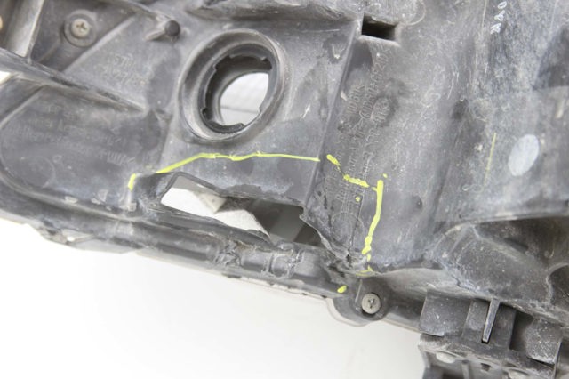 Фара комбинированная, передняя 260101AA0D NISSAN