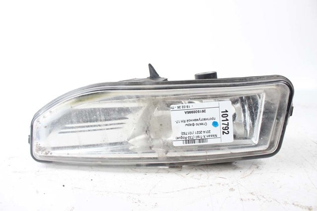 Противотуманка правая 261508995A NISSAN