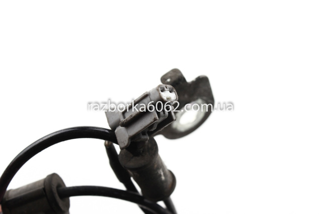 Передний левый датчик абс 27540SG011 SUBARU