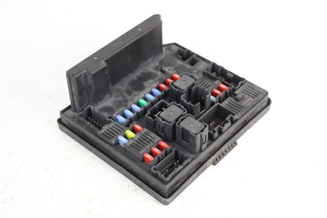 Коробка предохранителей 284B7JD000 NISSAN