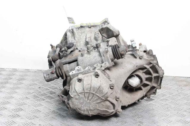 Механическая коробка переключения передач Toyota Corolla