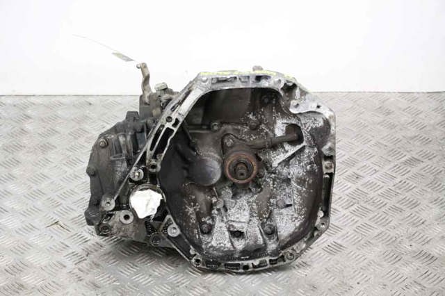 Ручная коробка передач 320109U00E NISSAN