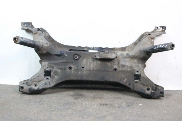 Балка передней подвески 4000A410 MITSUBISHI