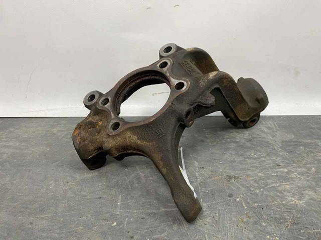 NISSAN 400154EA0A Цапфа передняя левая в наличии Ужгород