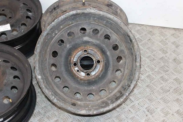 NISSAN 403009U00B Диски колесные стальные (штампованные) в наличии Киев