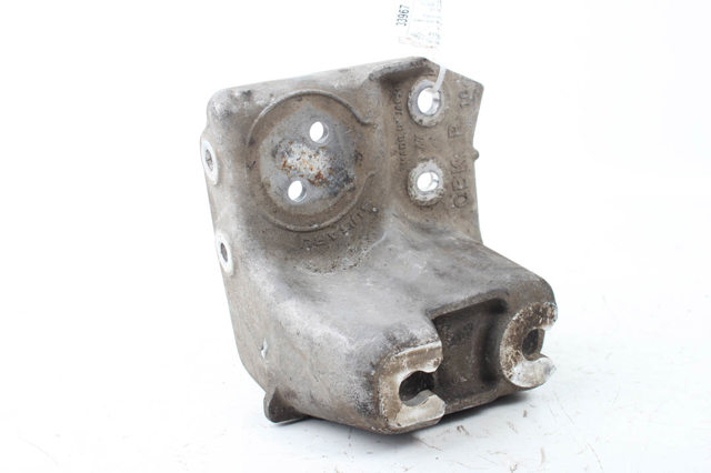 SUBARU 41032AJ050 Кронштейн подушки (опоры) двигателя правой в наличии Харьков