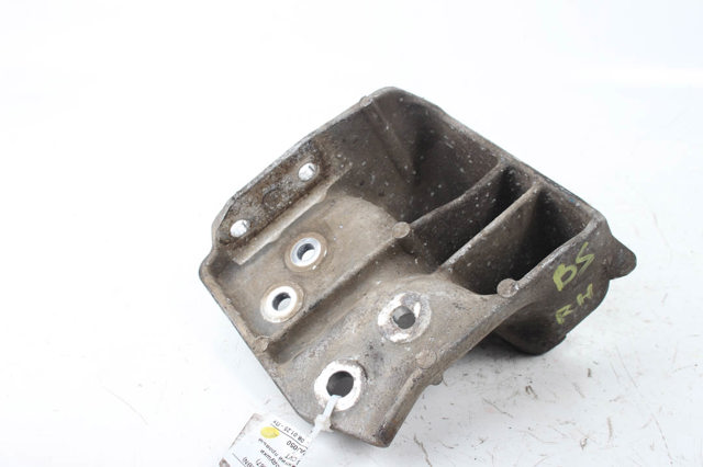 41032AJ050 Кронштейн подушки (опоры) двигателя правой купить Житомир