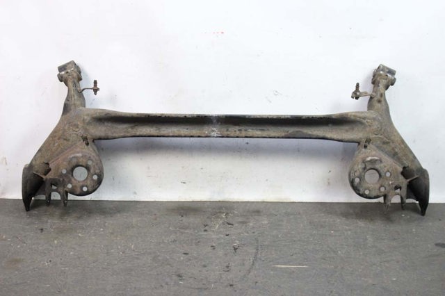 Балка задняя 4210102260 TOYOTA