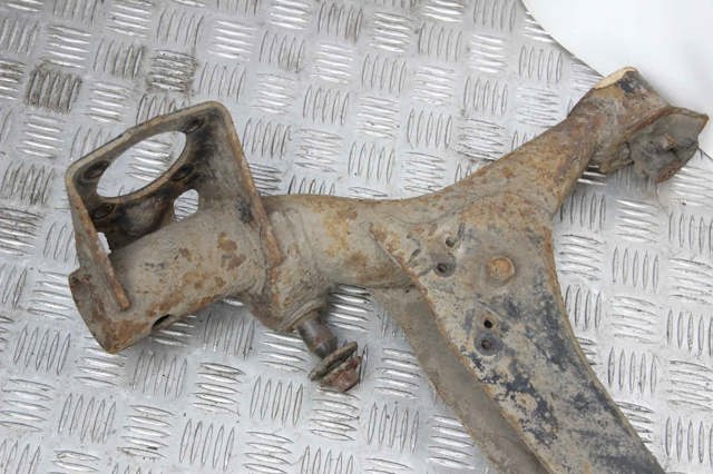 Балка задняя 4210132040 TOYOTA