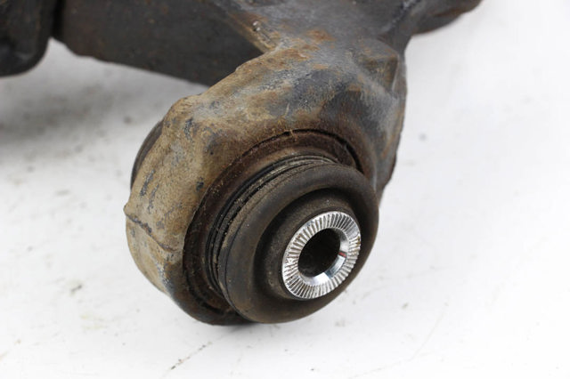 4230548070 TOYOTA Цапфа (поворотный кулак) задний левый купить в Львов