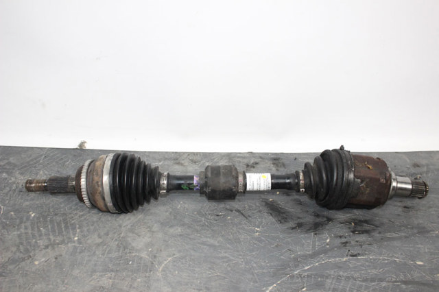 Полуось передняя левая 434200T010 TOYOTA