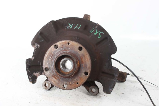 SUZUKI 4511161M00 Цапфа передняя правая в наличии Запорожье